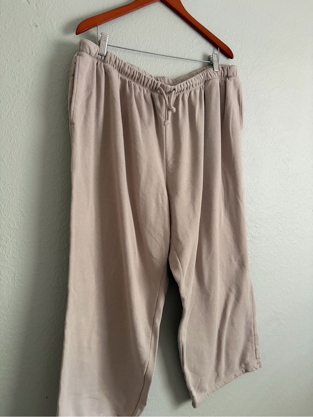 Relaxed Drawstring Sweatpants - Picture 2 of 4